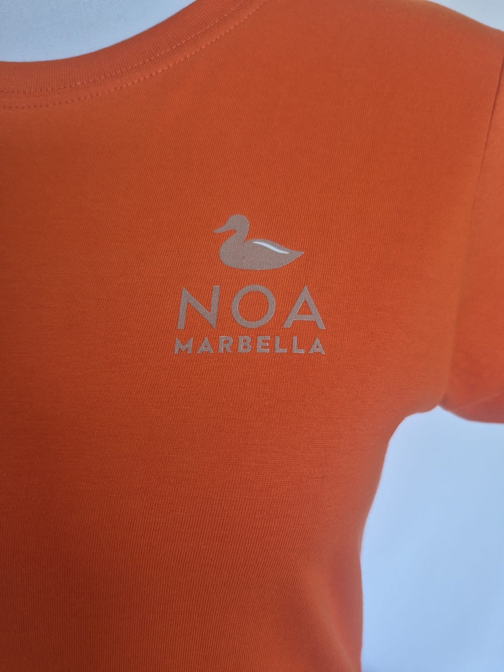 Noa Marbella Camiseta Mujer Logo Nombre - NOA Marbella