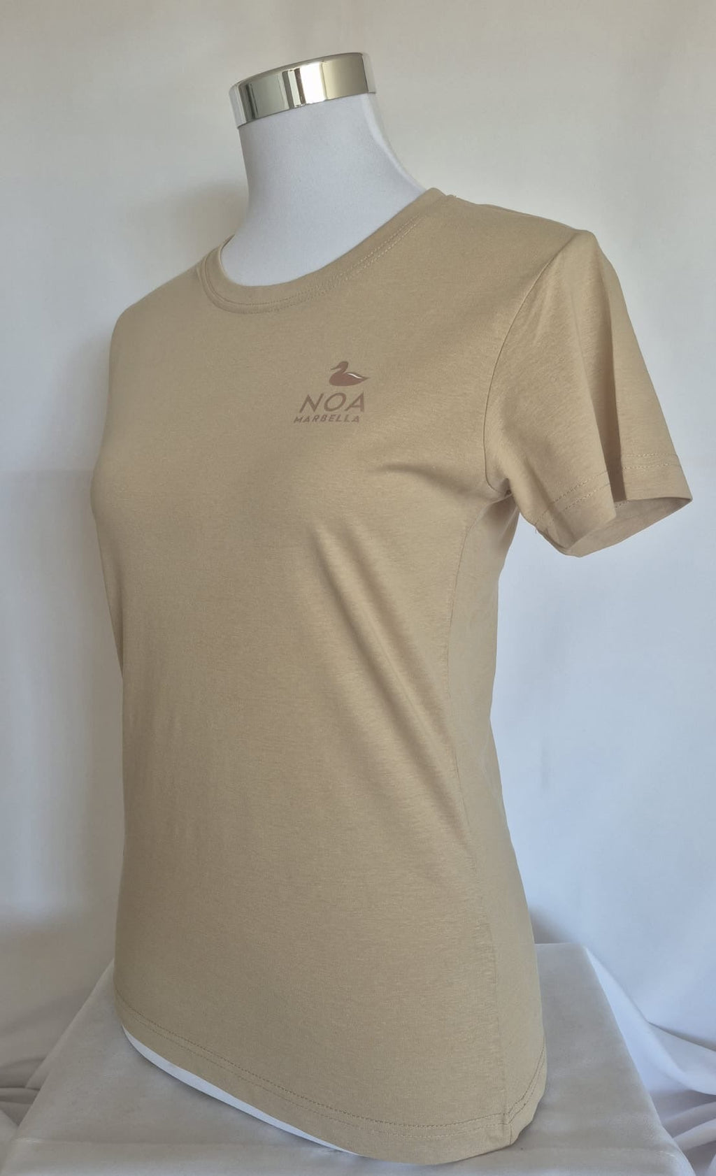 Noa Marbella Camiseta Mujer Logo Nombre - NOA Marbella