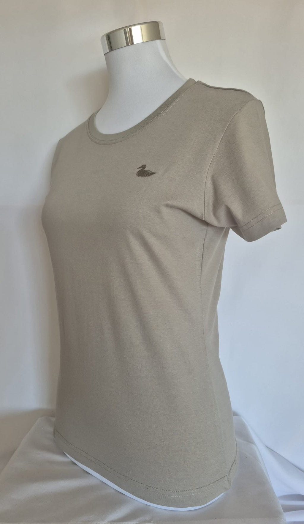 Noa Marbella Camiseta Mujer Logo Pato Bordado - NOA Marbella