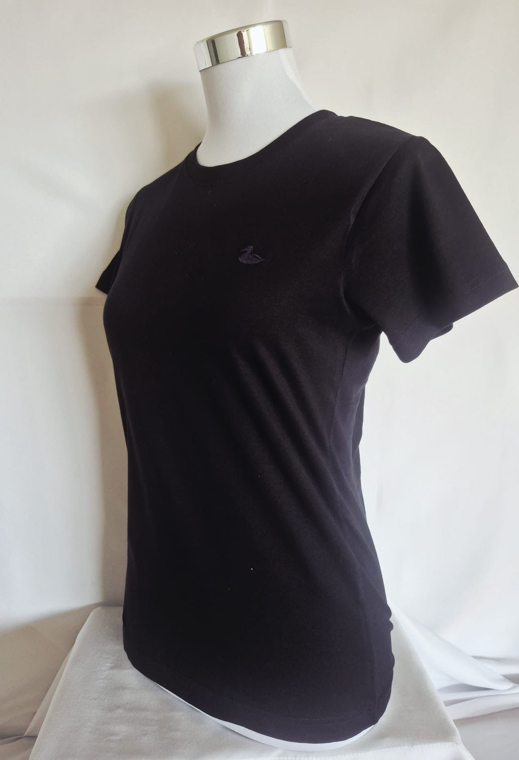 Noa Marbella Camiseta Mujer Logo Pato Bordado - NOA Marbella