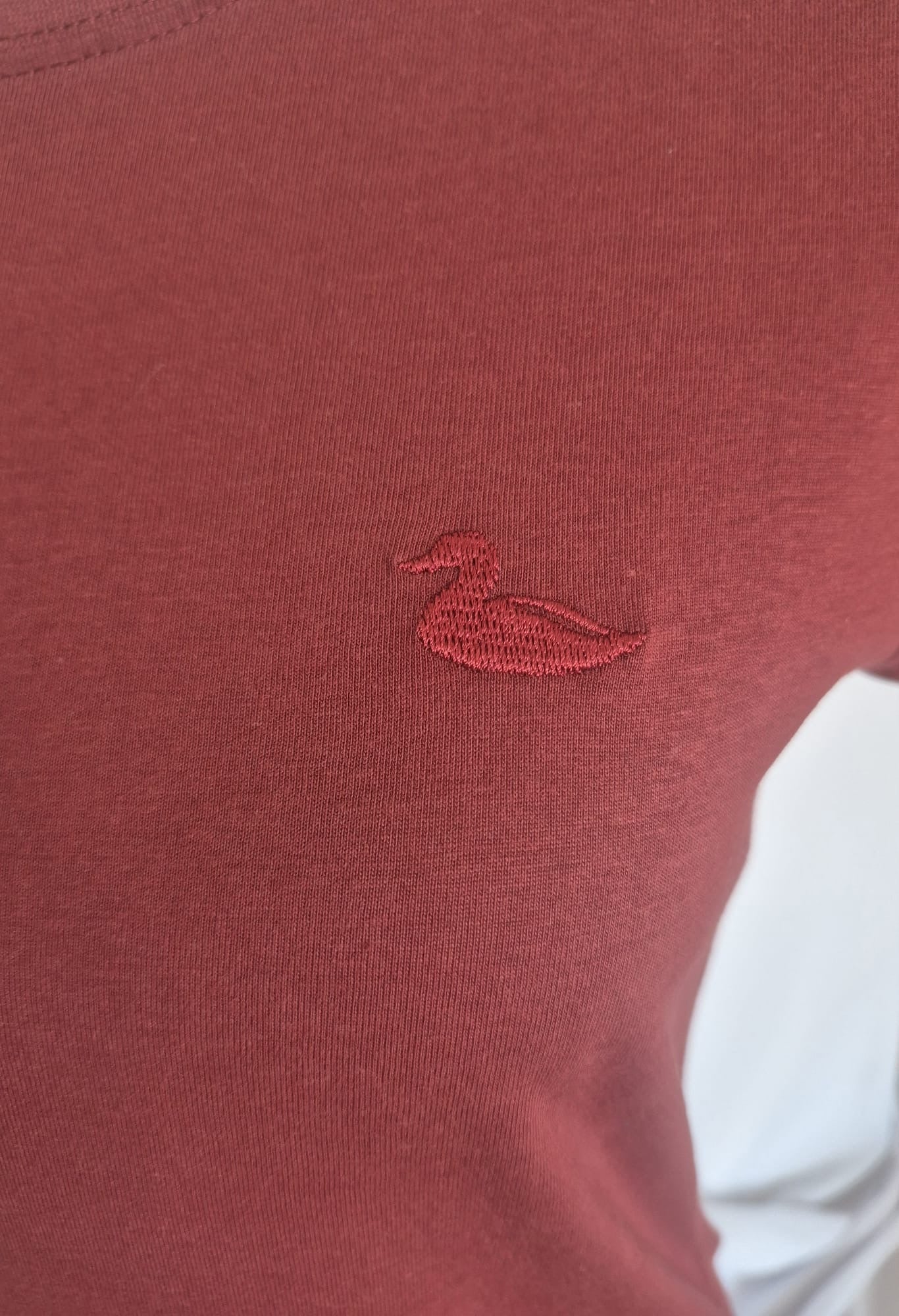 Noa Marbella Camiseta Mujer Logo Pato Bordado - NOA Marbella